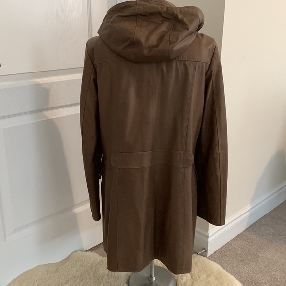 leather coat by Danier - Picture 4 of 10